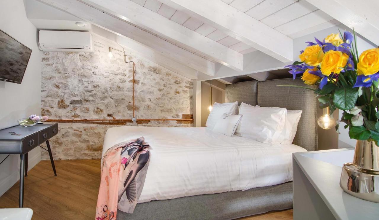 Hotel Boulgari Ioannina Buitenkant foto