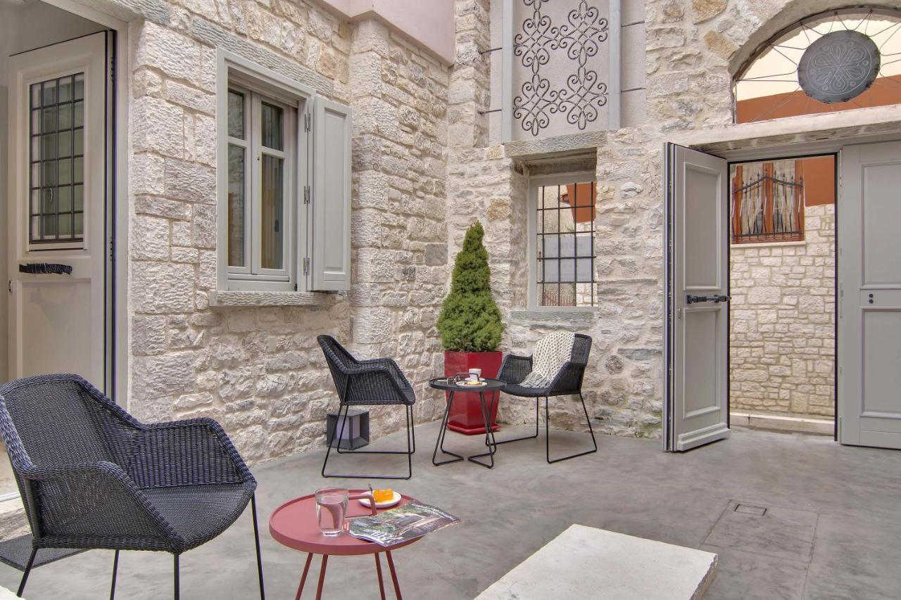 Hotel Boulgari Ioannina Buitenkant foto