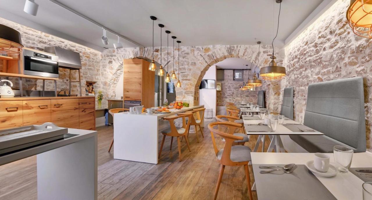 Hotel Boulgari Ioannina Buitenkant foto